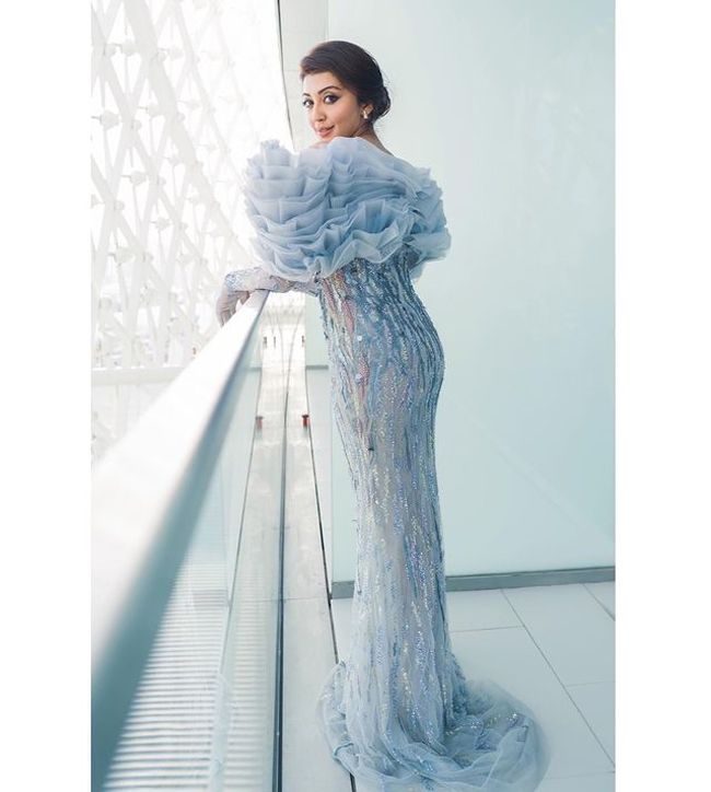 Staggering Poses Of Pranitha Subhash